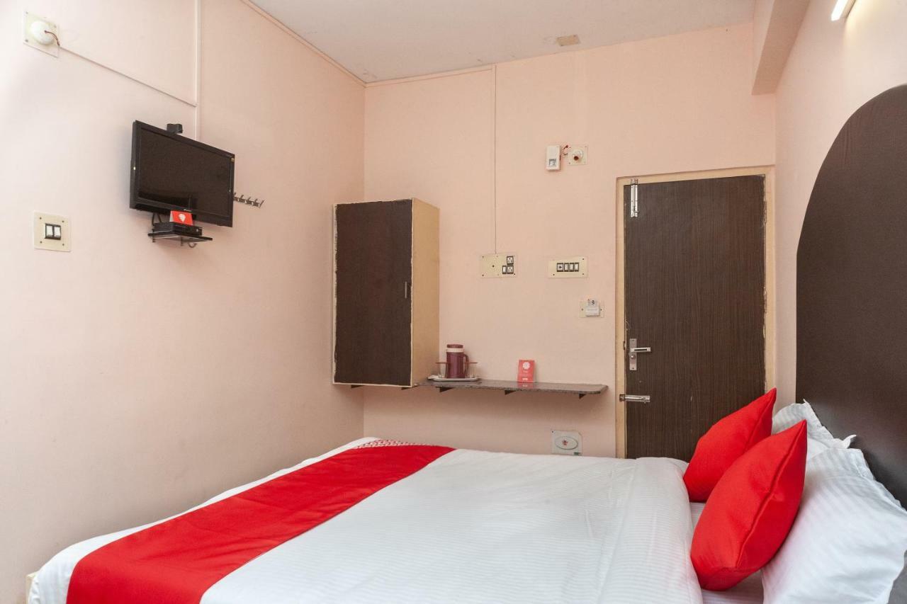 Oyo 16749 Hotel Paris Тирупати Екстериор снимка